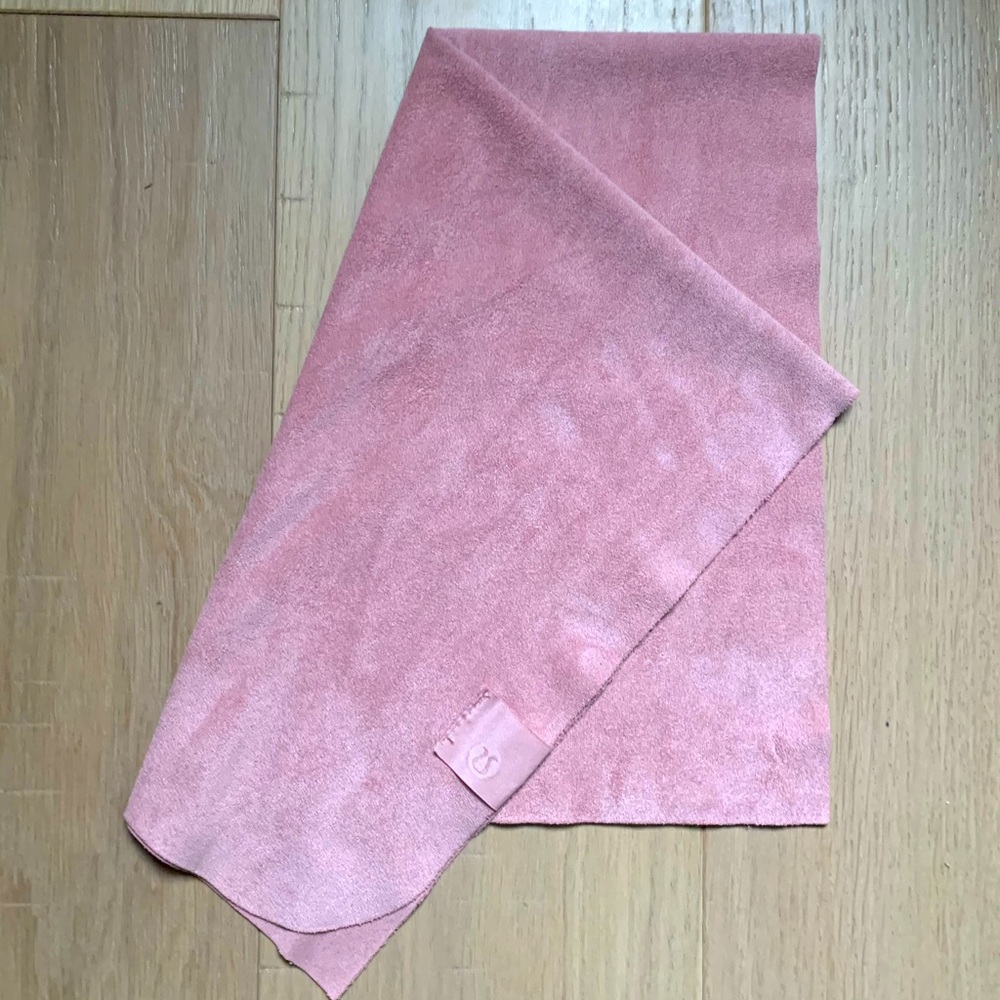 Lululemon the (small) towel